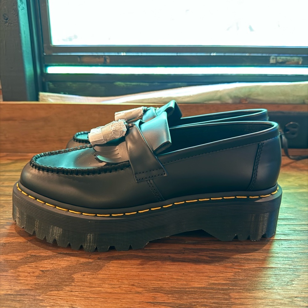 Black Leather Men's Loafers - Picture 9 of 13